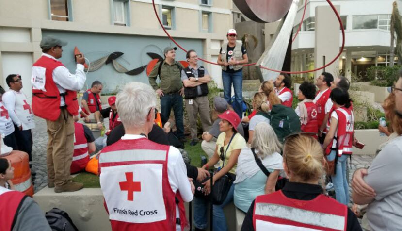 Miembros de la Cruz Roja en Puerto Rico. (RedCross.org)