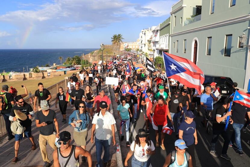 En la calle Norzagaray solamente, según Arturo Hernández, marcharon unas 250,000 personas.