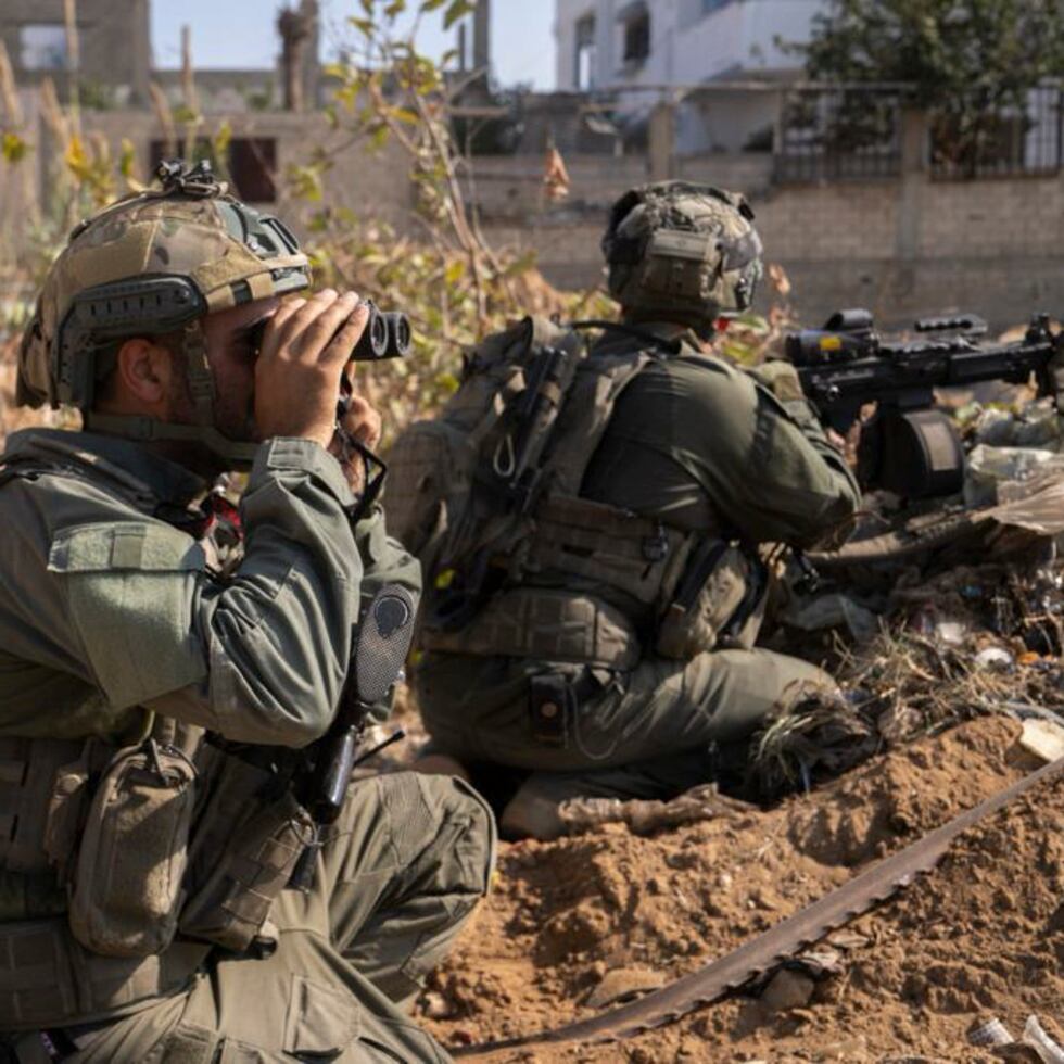 Palestinos mantienen enfrentamientos contra tropas israelíes tras más de 100 días de guerra en la Franja de Gaza