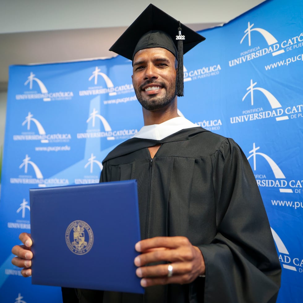 Javier Culson culminó un bachillerato en Estudios Liberales de la Pontificia Universidad Católica de Ponce.