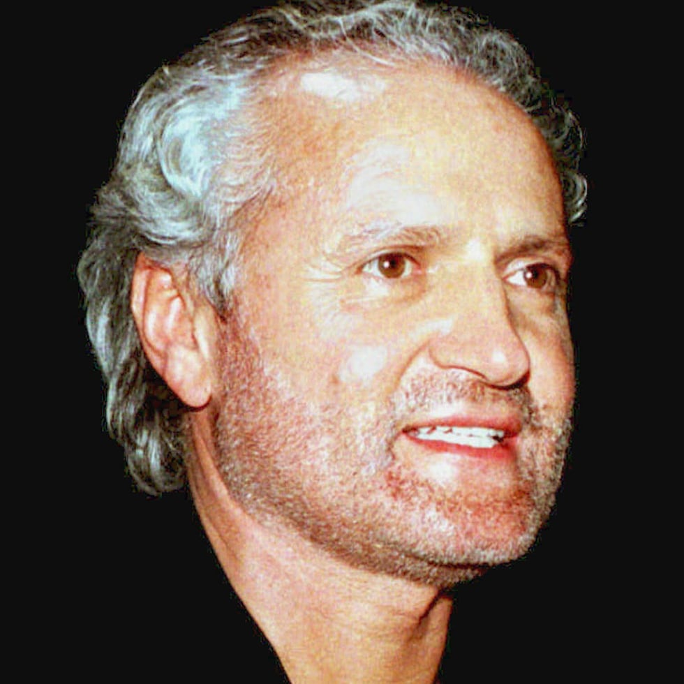 Foto del diseñador de moda Gianni Versace tomada el 19 de enero de 1997.  (AP Photo/Dave Cheskin )