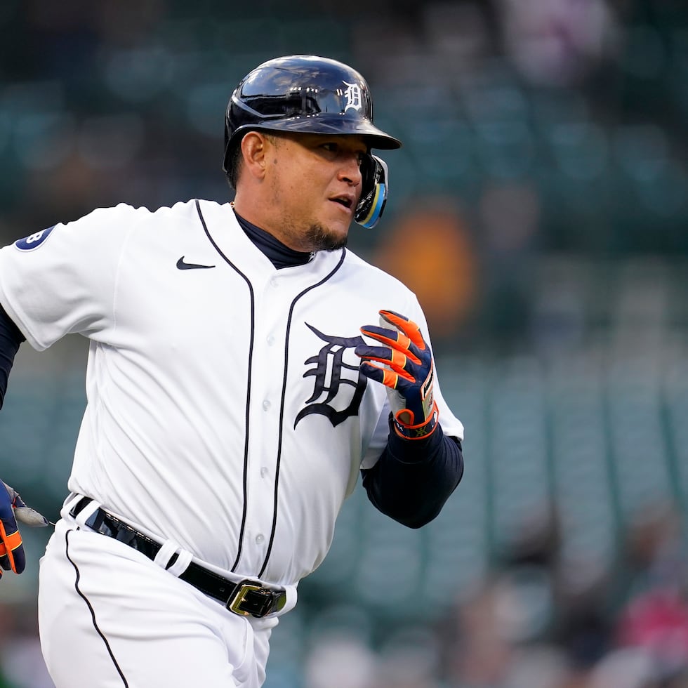 Cuando pegue el hit 3,000 de su carrera, Miguel Cabrera se convertirá en el primer venezolano en lograrlo y en el séptimo jugador en la historia del béisbol con 500 jonrones y 3,000 indiscutibles.