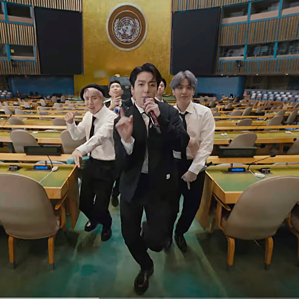 BTS grabó una nueva versión en video de su éxito "Permission to Dance".