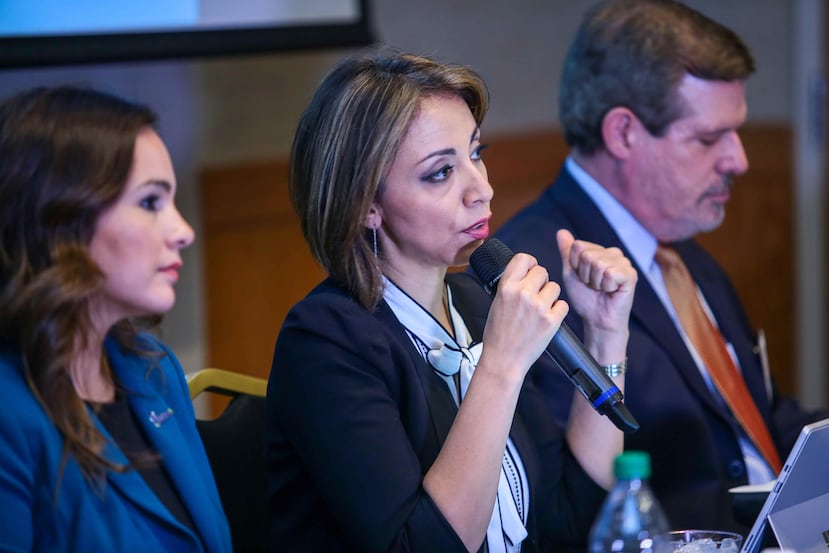 Katia Medina, derecha, es la Senior Business Development Consultant de Central Florida, y  Gabi Ortigoni, presidenta del Hispanic Chamber of Commerce de Metro Orlando.