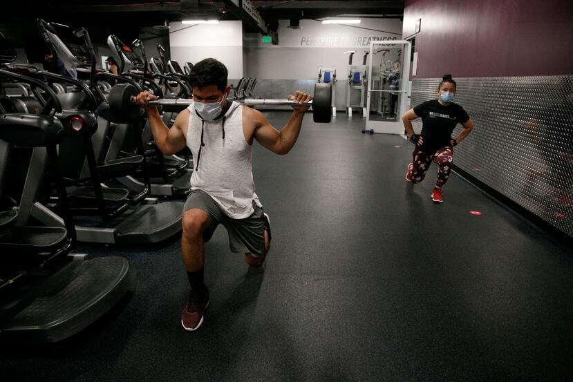 La OMS reconoció la posibilidad de infección mediante el aire en lugares con poca o ninguna ventilación, como los gimnasios. (AP / Jae C. Hong)