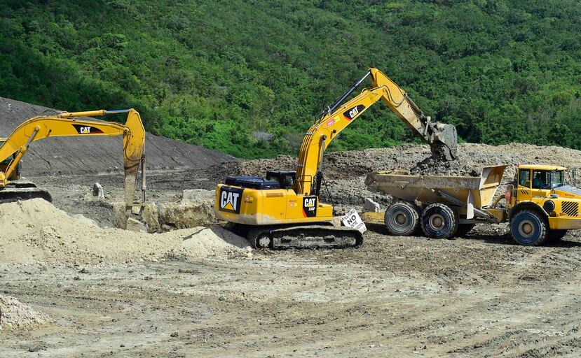 Esta semana, la empresa AES Puerto Rico ha trasladado las cenizas desde sus instalaciones en Guayama hasta el relleno sanitario en Peñuelas. (Archivo / GFR Media)