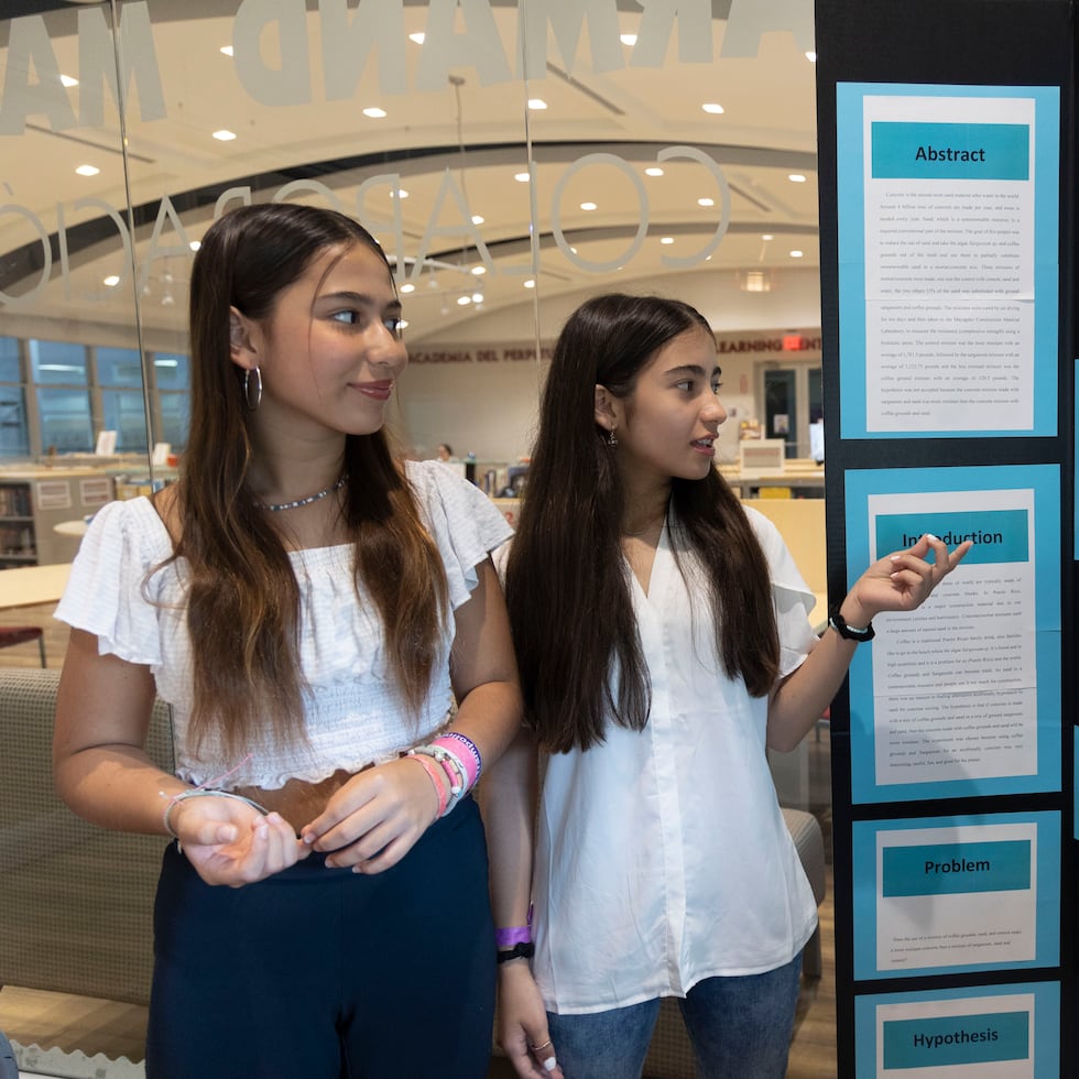 Amaia Molina y Luna Aponte, estudiantes  de la Academia del Perpetuo Socorro, ganaron la Feria Científica de su escuela llevada a cabo en enero, además del Gran Premio Nivel  Intermedio de la Feria Científica Regional.