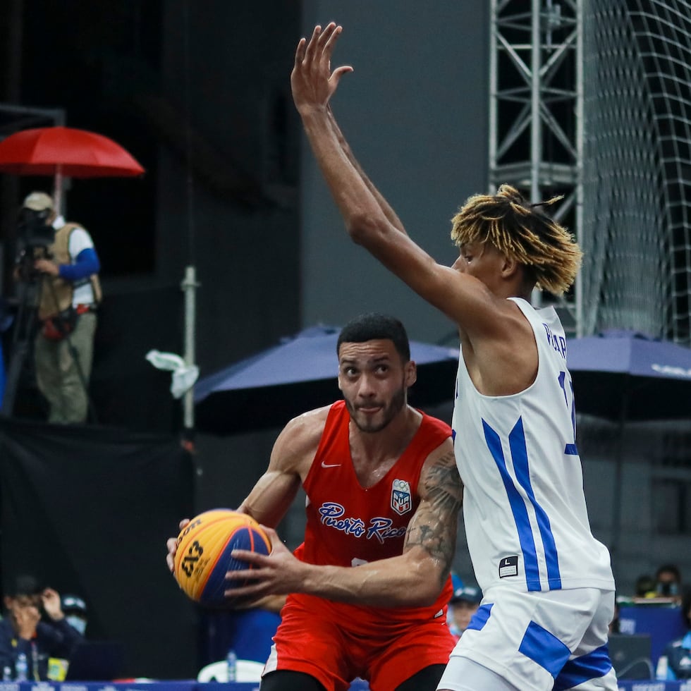 El equipo nacional Sub 23 ocupa la cuarta posición de América y la número 35 del mundo en el escalafón de la FIBA publicado el 1 de noviembre. En la foto, Leandro Luis Allende, de Puerto Rico.