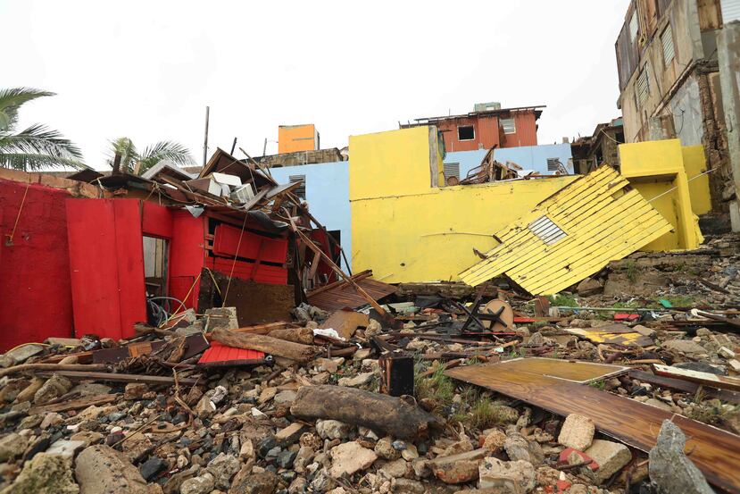 Varias casas en La Perla, en el Viejo San Juan, quedaron completamente destruidas.