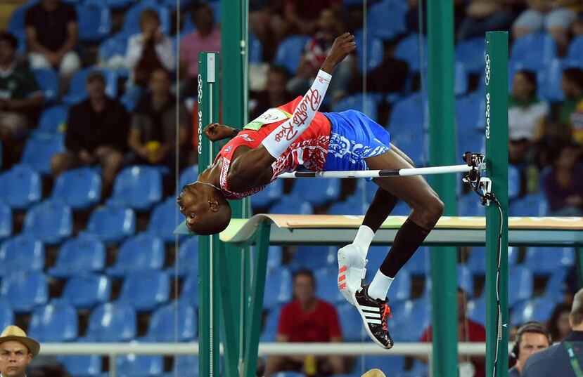 Luis Joel Castro logró efectivos saltos en la final a la altura de 2.20 y 2.25 metros, antes de eliminarse al tratar de superar los 2.29 metros.