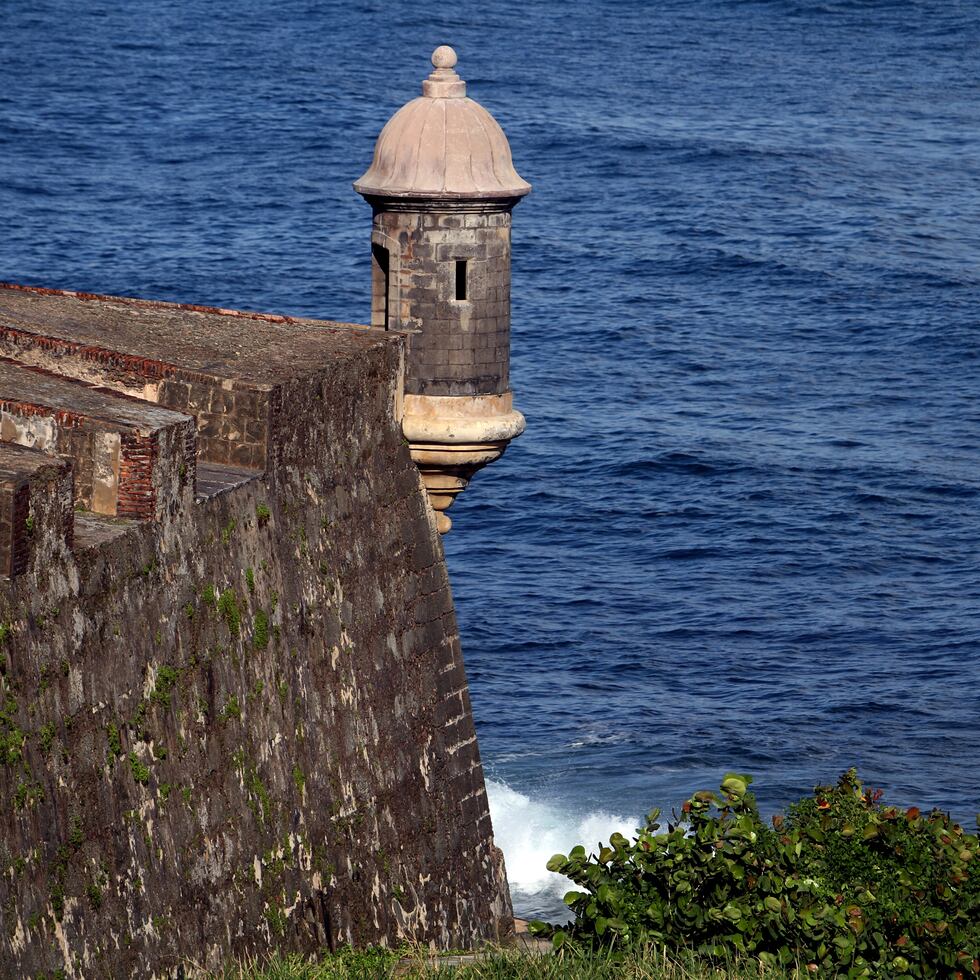 Una garita en el Castillo San Felipe del Morro en el Viejo San Juan.