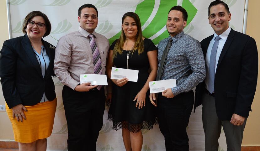 Los hermanos Josué, Joel y Coralys Montañés Crespo recibieron becas del Hispanic Federation Puerto Rico Recovery and Relief Fund.