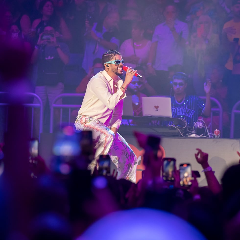 SAN JUAN, PUERTO RICO - JULIO 28: Concierto de Bad Bunny en el Coliseo de Puerto Rico, Un Verano sin Ti.   Foto: Alejandro Granadillo alejandrogranadillo@gmail.com