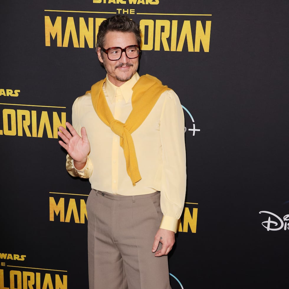 Los Ángeles. El actor chileno Pedro Pascal durante la premier de la tercera temporada de la serie  de Disney+ "The Mandalorian", efectuada en El Capitan Theatre en Los Ángeles, California, el 28 de febrero de 2023. 
EFE/EPA/DAVID SWANSON