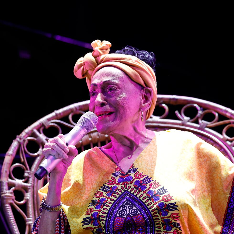 La cantante cubana Omara Portuondo, conocida como “novia del feeling” se despidió de los escenarios internacionales este año con una gira por España.