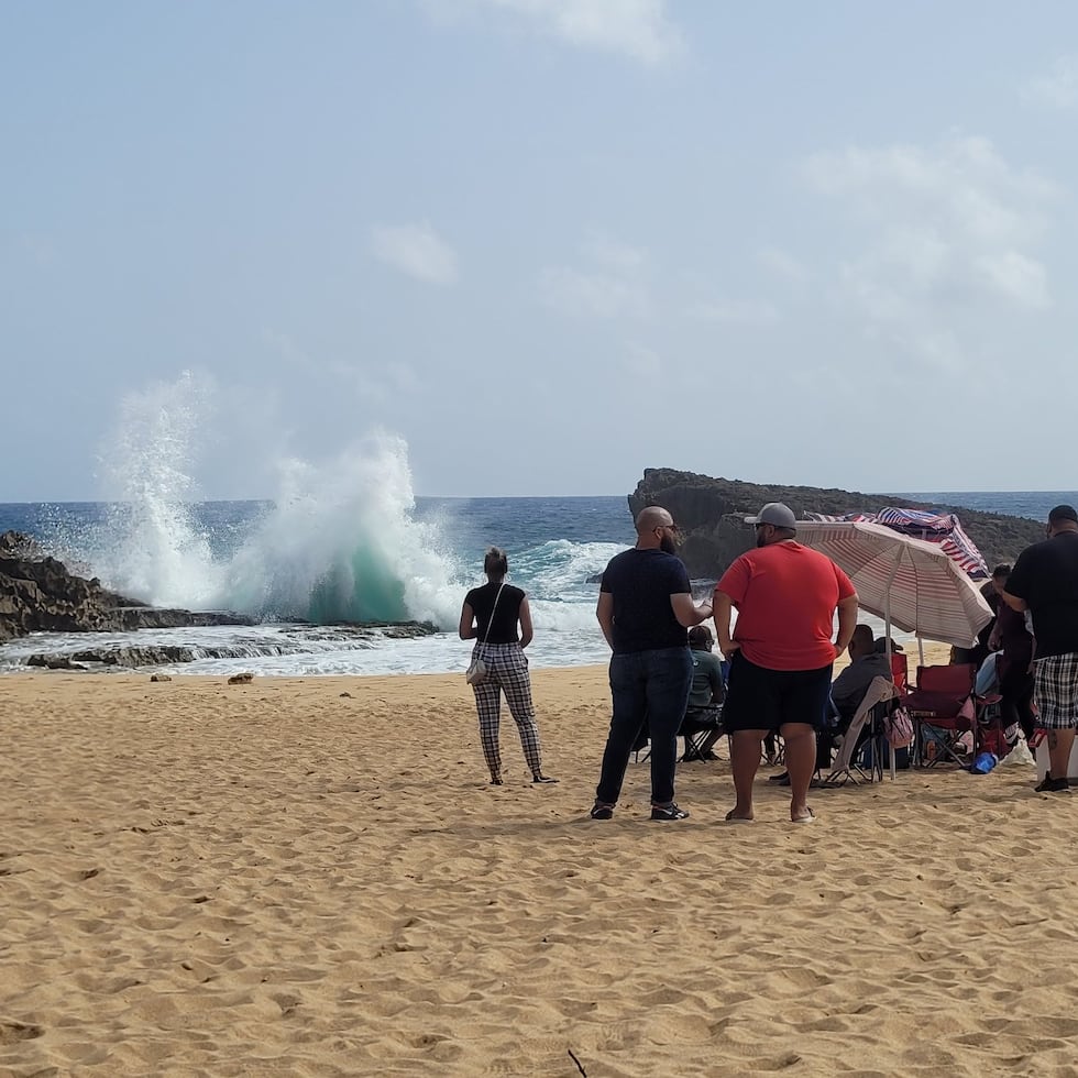 En junio, Harold Carrión Butter y Justinita Butter Torres les proveyeron a las autoridades información falsa luego que la mujer alegara que su hijo había caído al mar en la playa Poza del Obispo, en Arecibo.