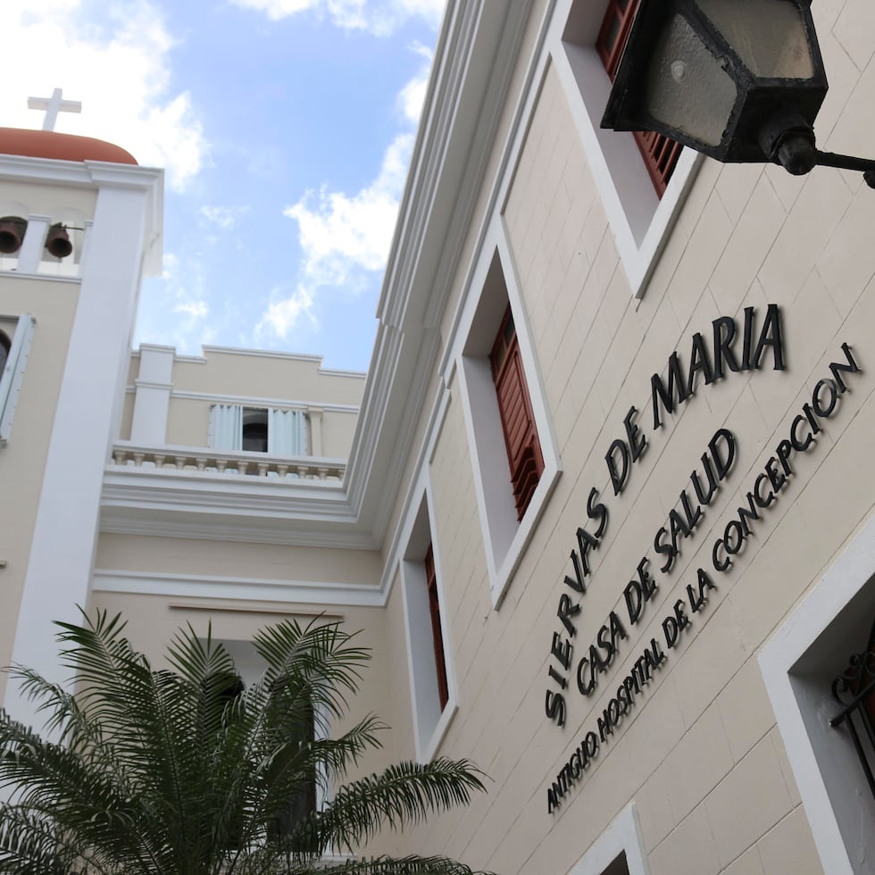 Escondida en una esquina del Viejo San Juan ubica la Casa de Salud de las Siervas de María.