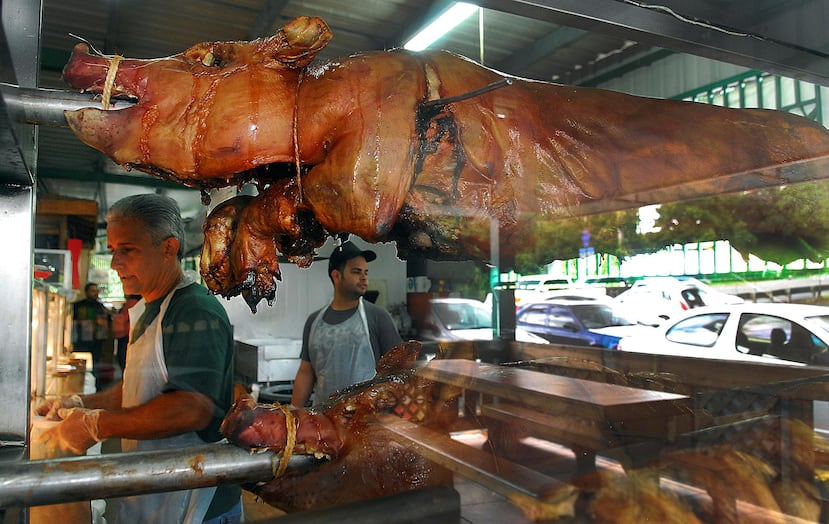 La venta de cerdos para la temporada navideña no se ha visto trastocada como parte de las secuelas del huracán María, en cambio, hay producto de sobra para satisfacer la demanda. (Archivo / GFR Media)