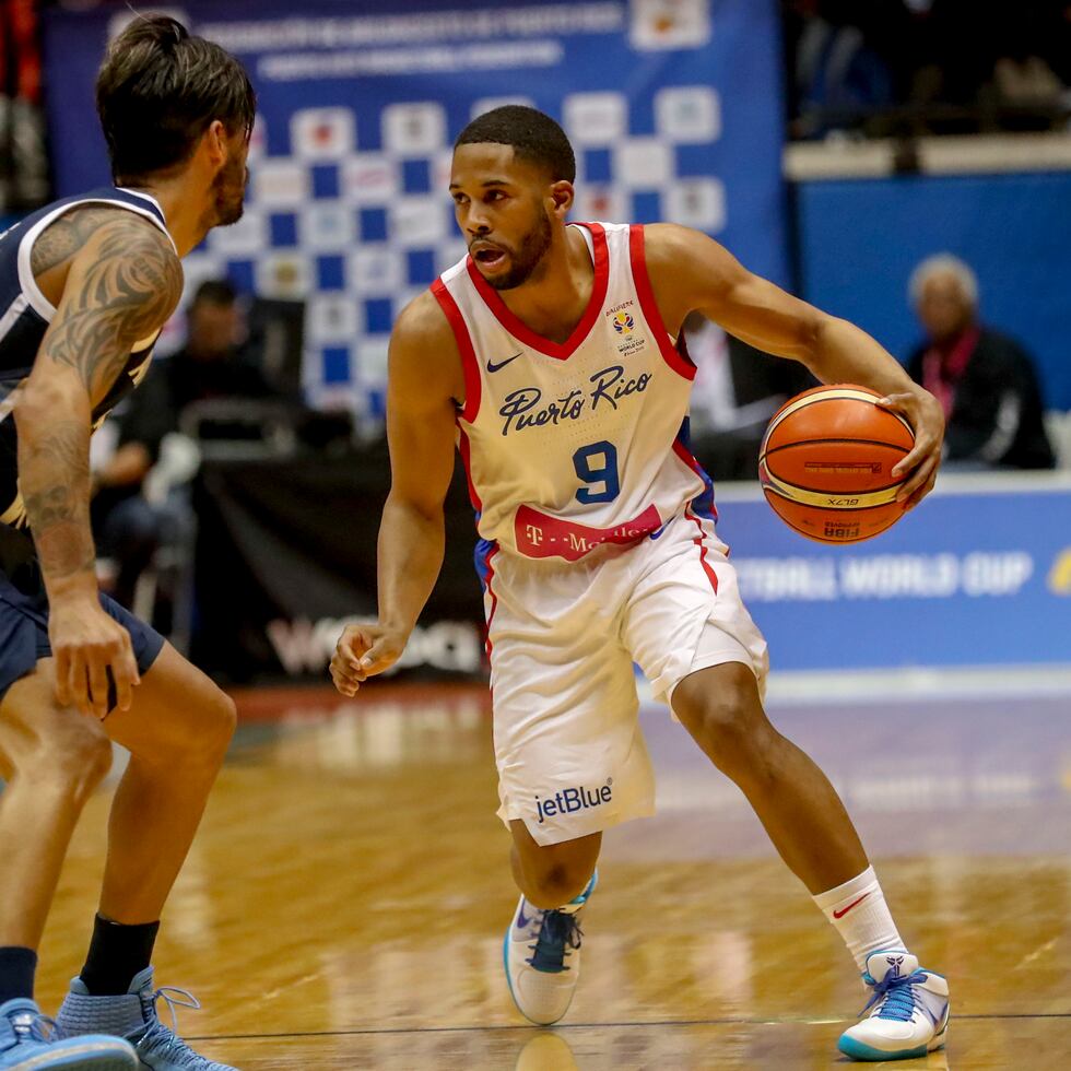 Gary Browne con el uniforme de la Selección Nacional.