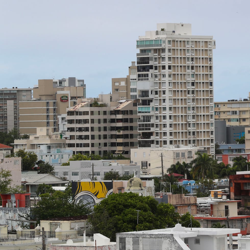 Una de las denuncias sobre la nueva ley es que en los condominios viven muchos adultos mayores, muchos de los cuales no manejan la tecnología para participar en asambleas por videoconferencia.