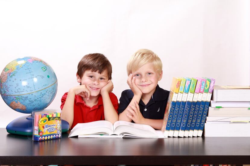 Es muy difícil para un niño desarrollar amor por la lectura si, desde la infancia, pasa horas frente al televisor, tabletas, teléfonos inteligentes y juegos electrónicos. (Foto: Suministrada)