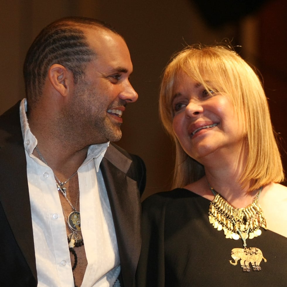 En el 2009, David Antonio celebró sus 25 años en el Hotel Caribe Hilton con la colección “Bollywood” en la que compartió con Marisol Malaret.