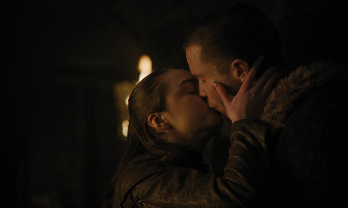 Intérpretes De Arya Y Gendry Revelan Lo Incómodo Que Fue Filmar Escena