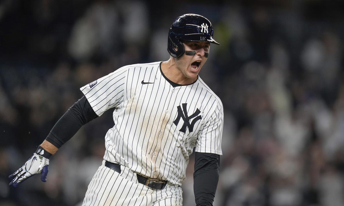 Giancarlo Stanton and Anthony Rizzo produce in the ninth inning and the Yankees defeat the