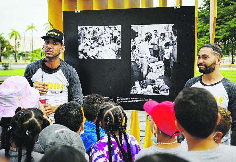 Estudiantes celebran el Día de Roberto Clemente junto a Matino Clemente -  Primera Hora