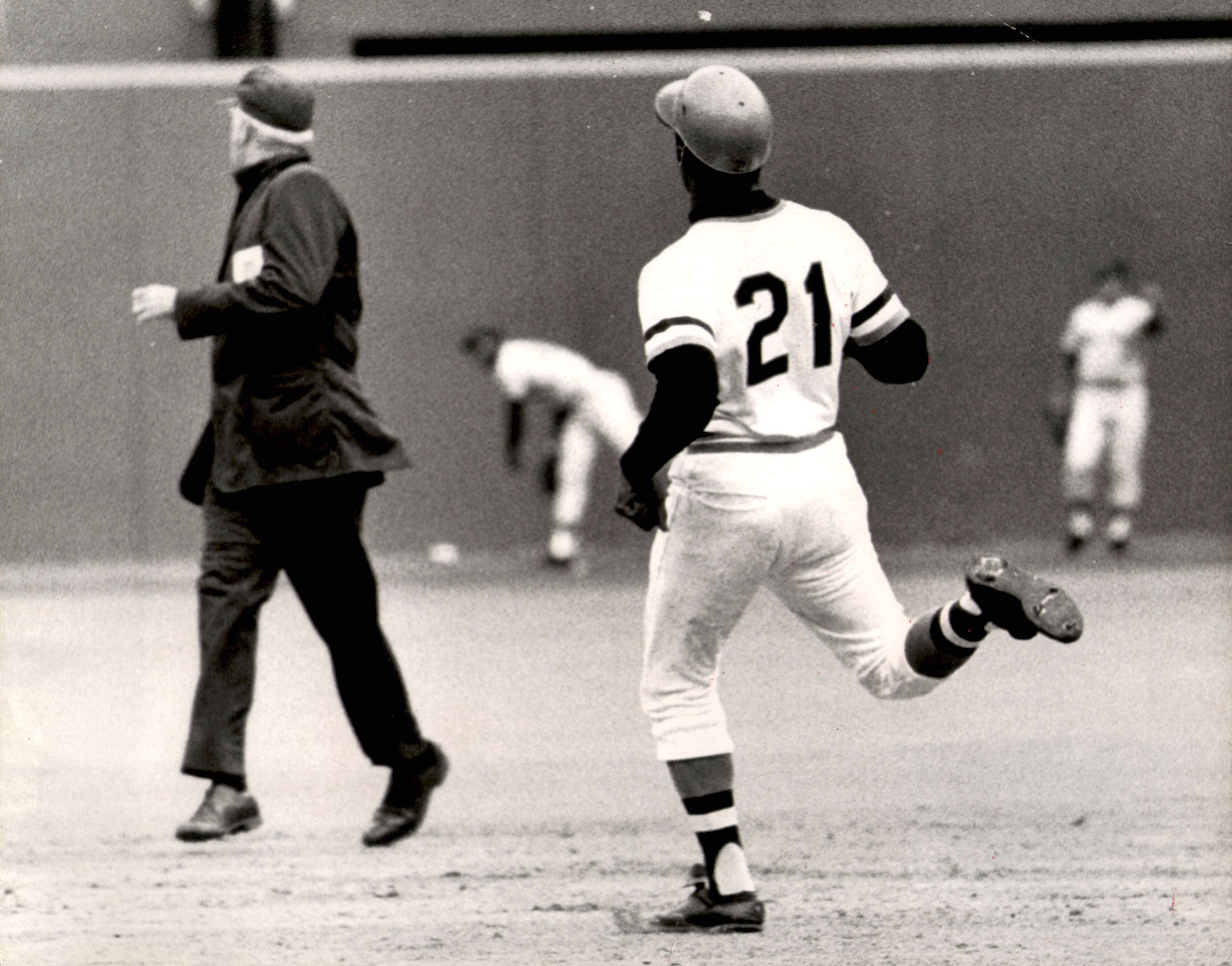 Tributo al beisbolista Roberto Clemente a 49 años de su paso a la