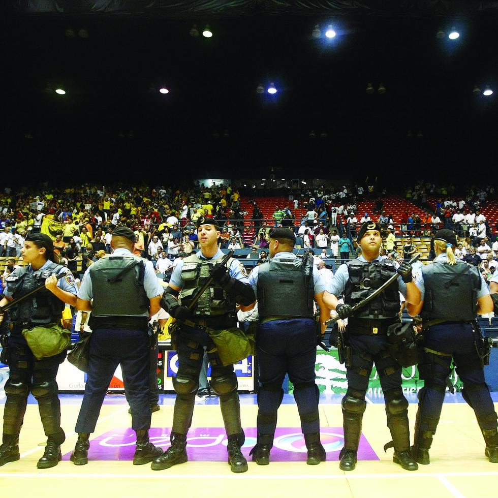 The Police Tactical Operations Unit had to intervene in the riot that broke out during the seventh game of the 2010 final series.