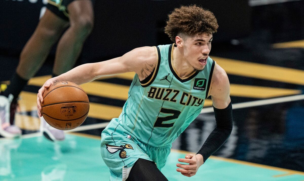 Las increíbles zapatillas personalizadas de Lamelo Ball, jugador de la NBA  - RedBoing