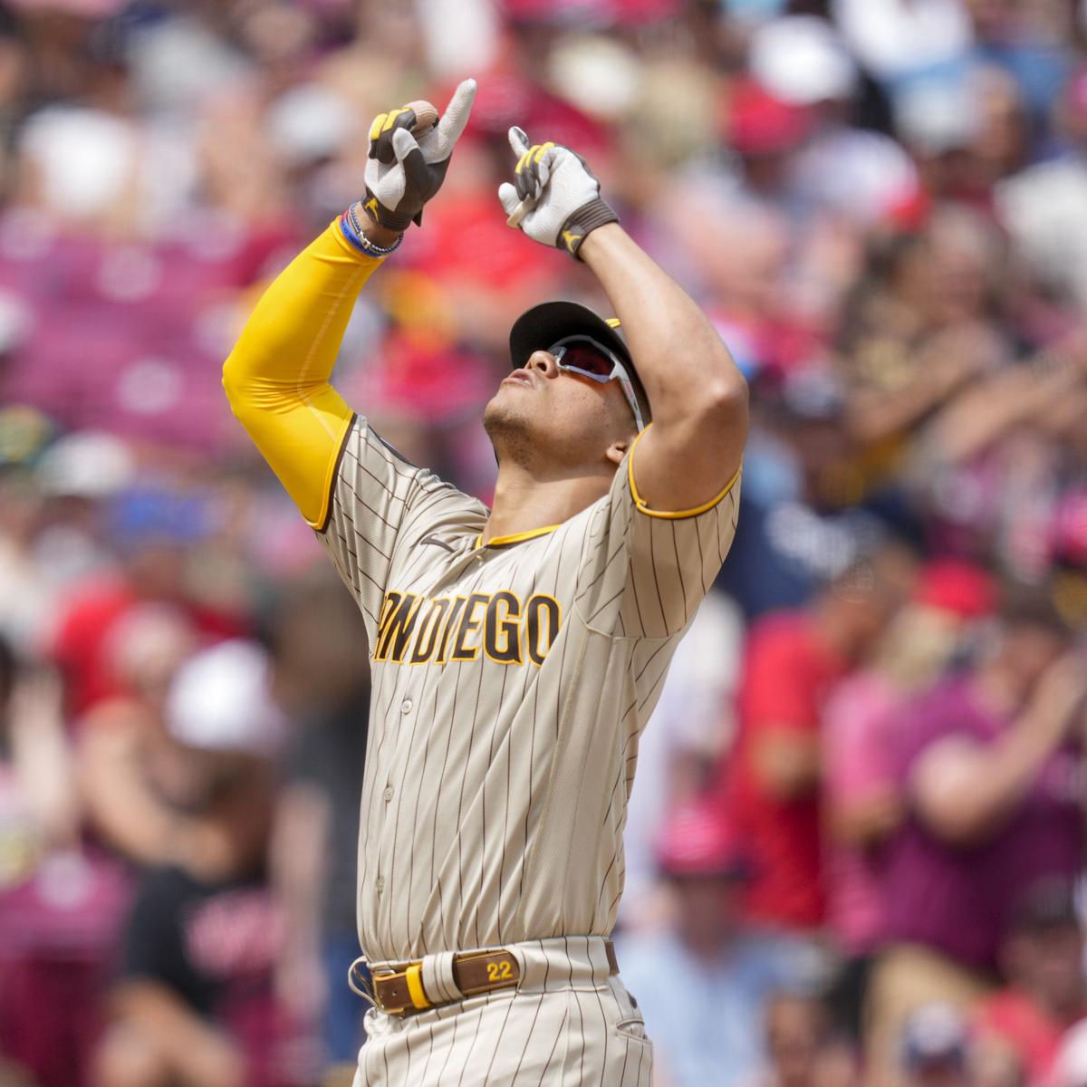 Machado logra jonrón y sencillo de 2 carreras; Padres doblegan 8-3