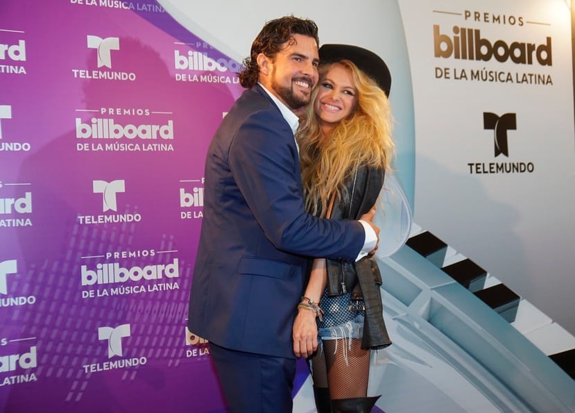 La cantante mexicana Paulina Rubio y Gerardo Bazua, durante la entrega de los Premios Billboard a la Música Latinaen 2016 en Miami, Florida (EE.UU.). EFE/Ángel Valentín