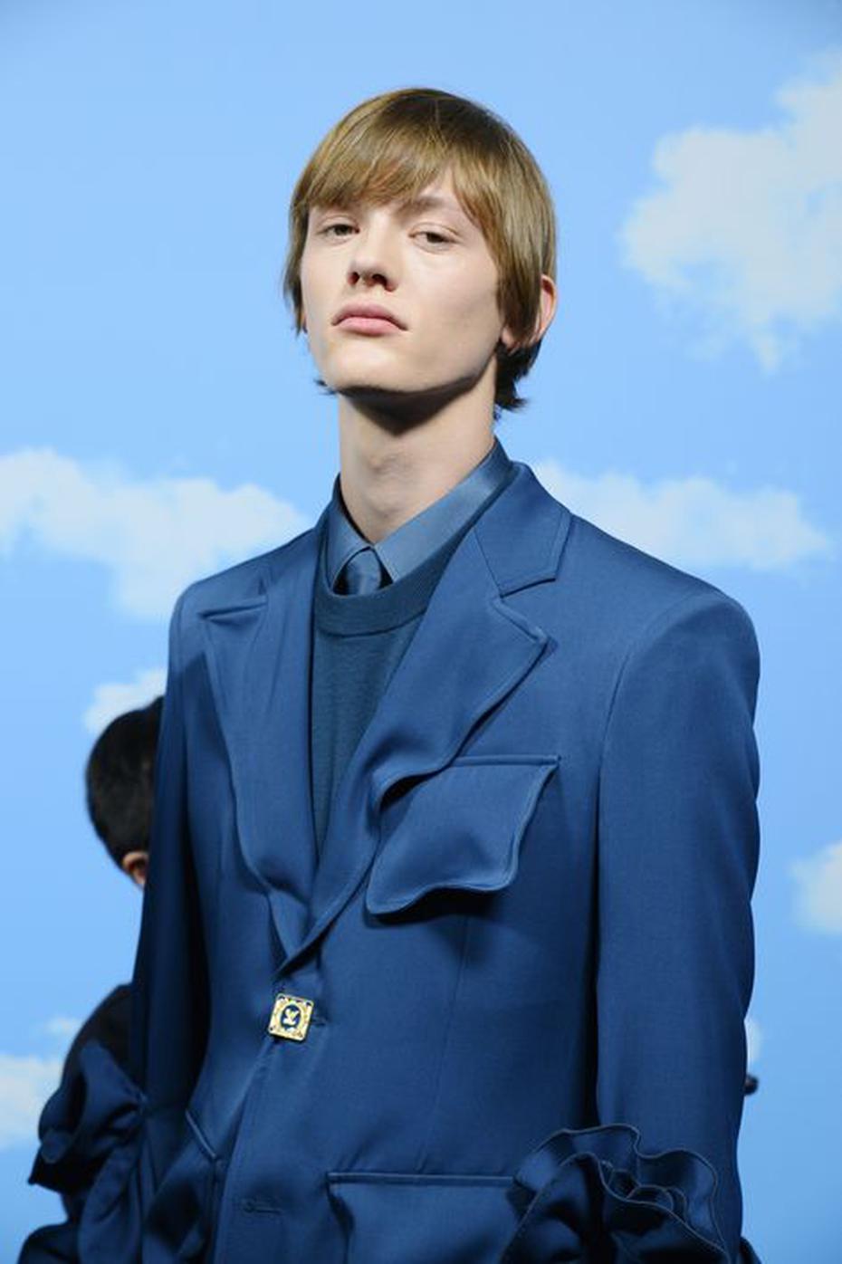 Louis Vuitton redefine el traje tradicional masculino en su nueva línea de  ropa - El Nuevo Día