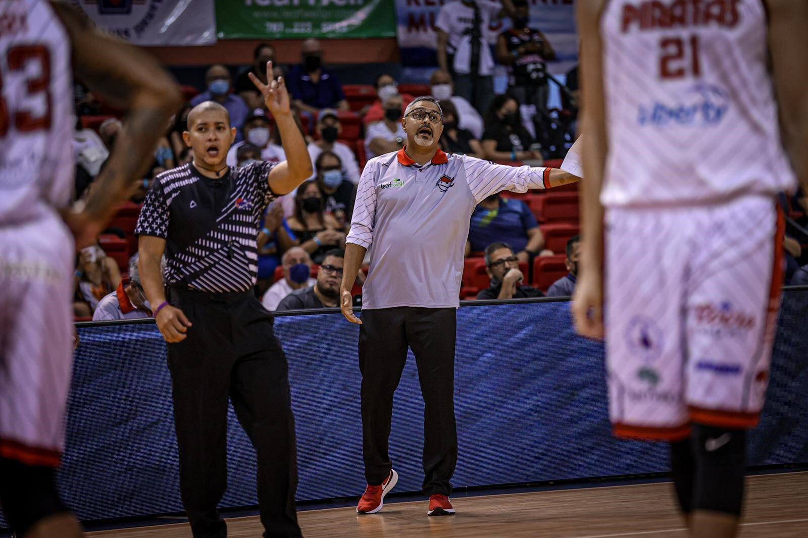 SAN JUAN, Puerto Rico. , . InaguraciÃƒÂ³n del BSN Loa Piratas de  Quebradillas vs Los Cariduros de Fajardo. En la foto Alexis Colon #14 de  Qiebradillas (Foto Andre Kang/andre.kang@gfrmedia.com) Photo via Credit