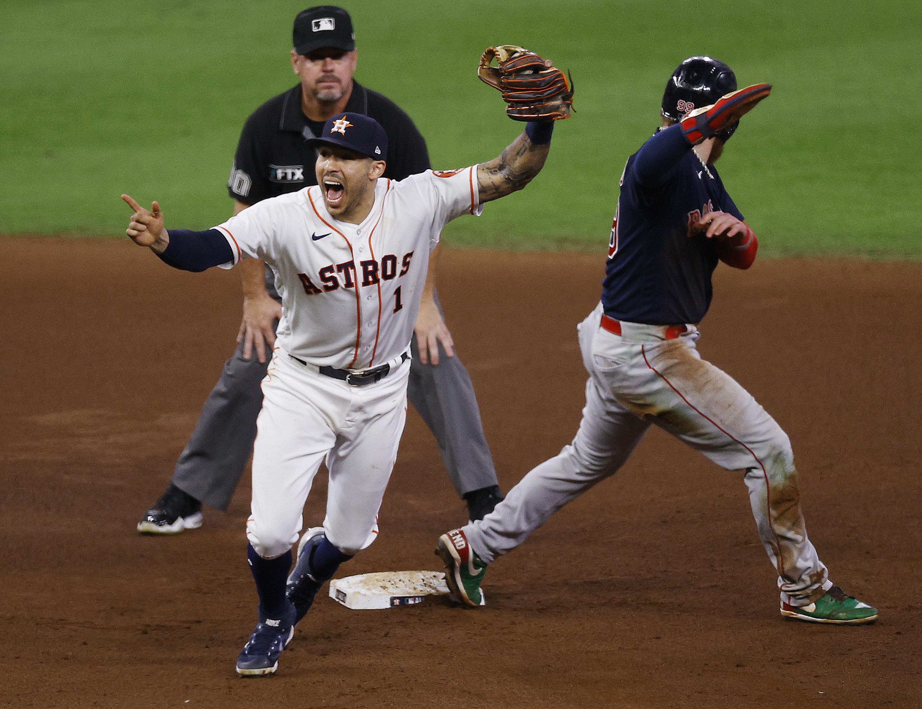 Derek Jeter shrugs off Carlos Correa jab over Gold Gloves: 'Doesn