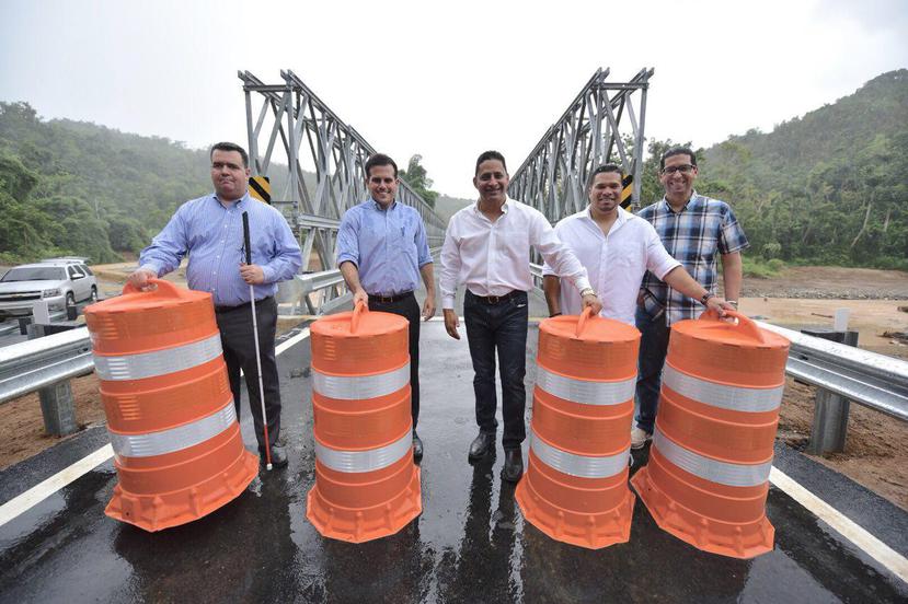 Rosselló inauguró ayer un puente en la carretera PR-623 en  Arecibo. (Suministrada)
