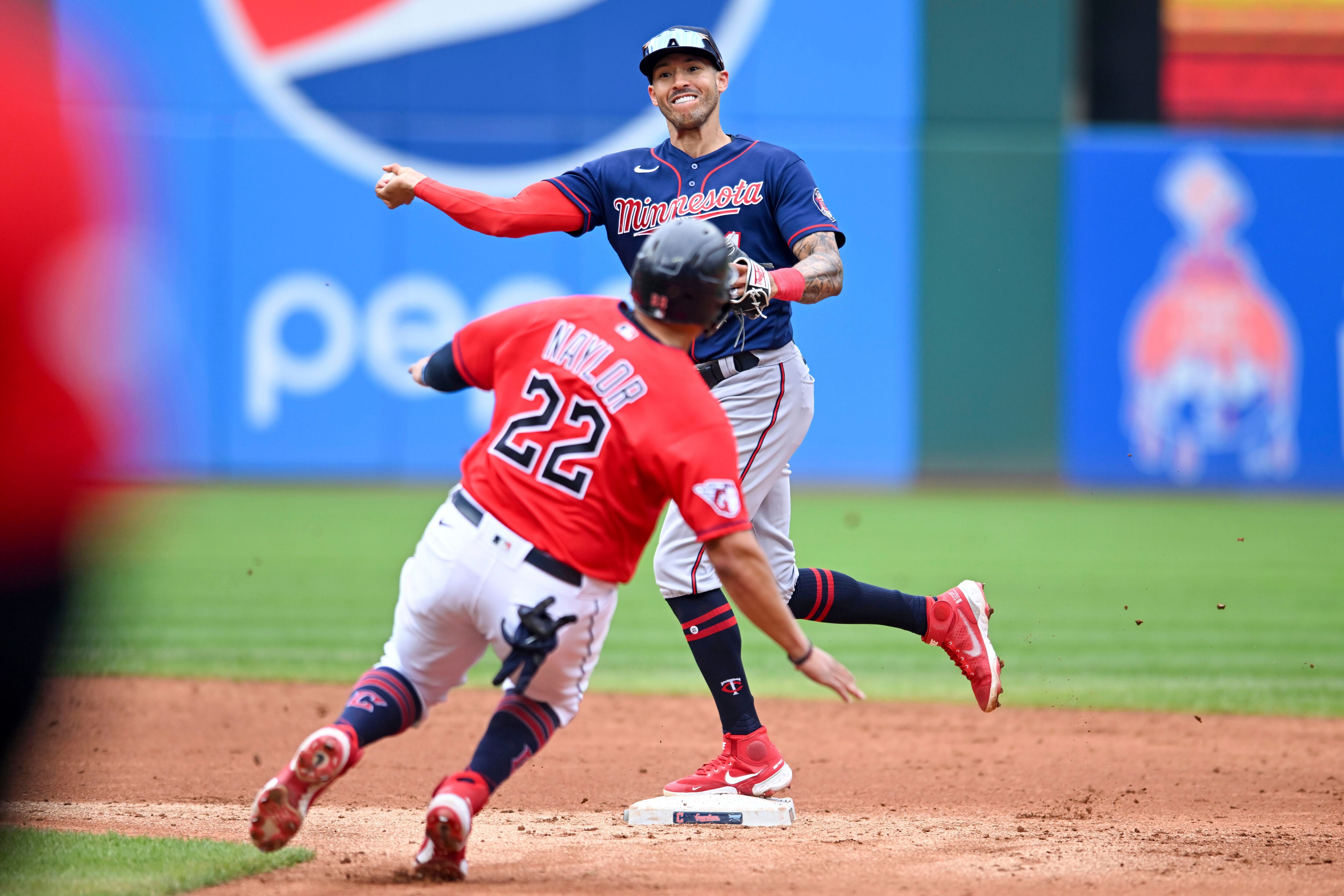 Carlos Correa felicita a Jeremy Peña por ganar el Guante de Oro: “Estoy muy  orgulloso de sus logros” - El Nuevo Día