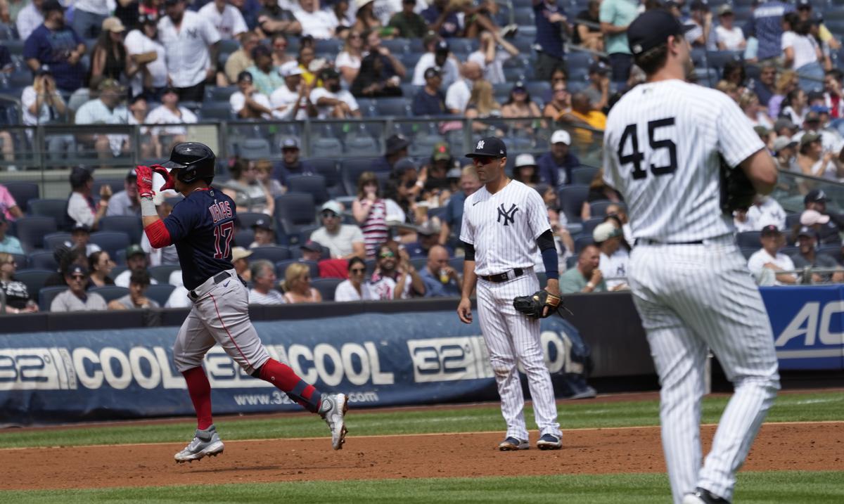 Yankees lose seventh game in a row, fall to Red Sox, 8-1