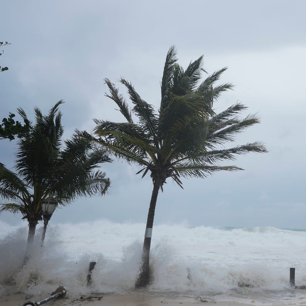 El ciclón entró a territorios caribeños con vientos de 150 millas por hora.