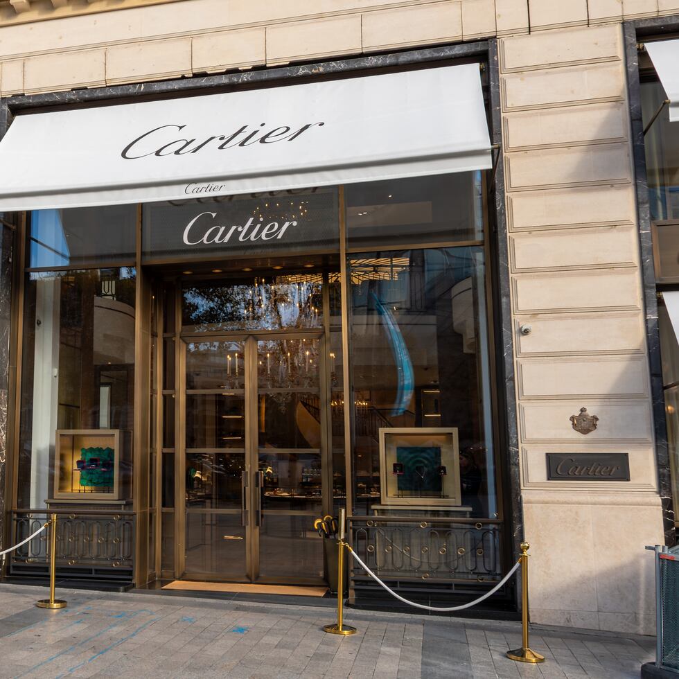 Cartier se destaca por su elegancia y exclusividad.