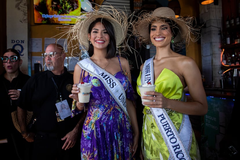 Miss Universe 2023 Sheynnis Palacios, saborea una piña colada en La Vergüenza, junto a Miss Universe Puerto Rico Karla Guilfú. 