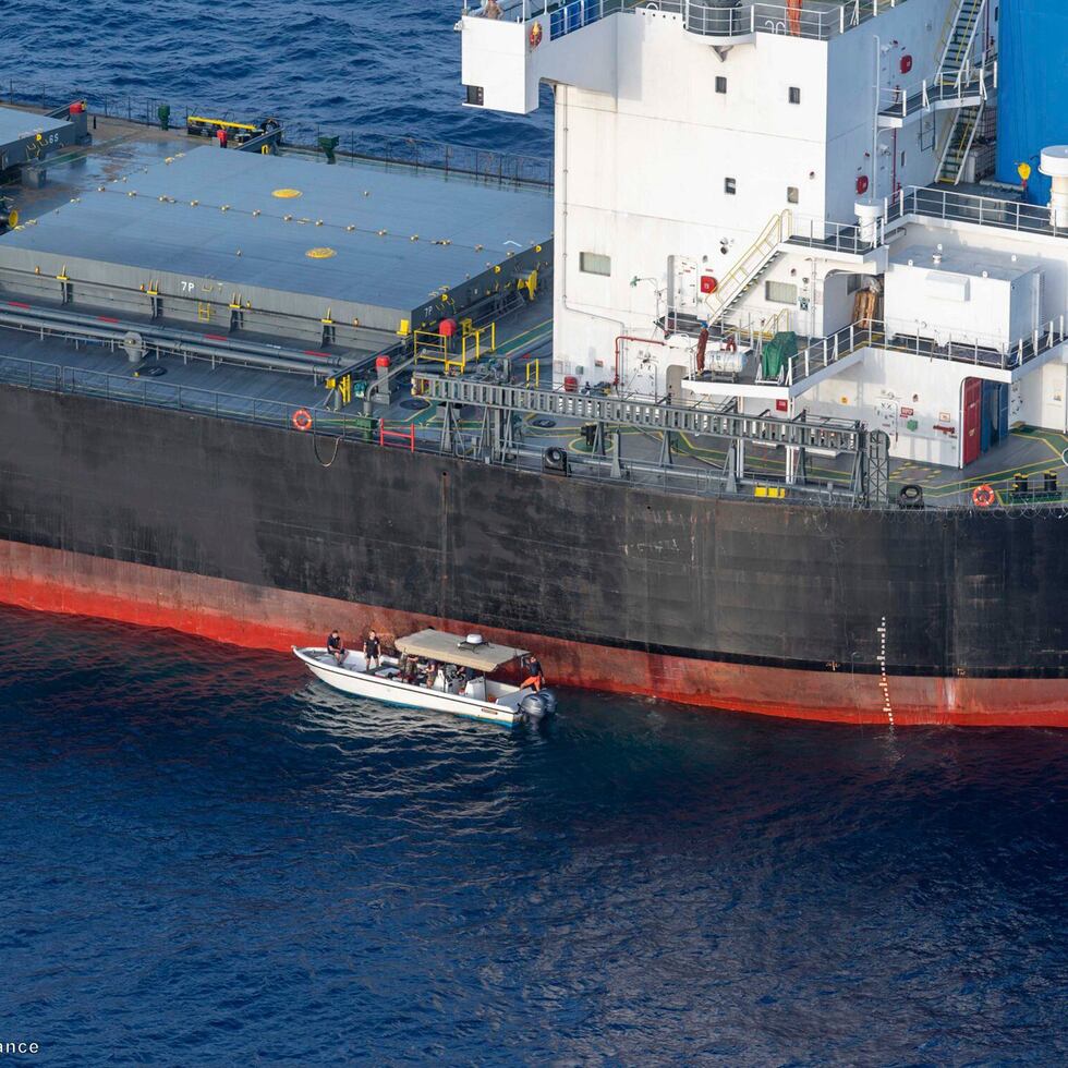 La embarcación Laax, un granelero de propiedad griega y pabellón de las Islas Marshall, fue atacado por combatientes hutíes de Yemen esta semana.
