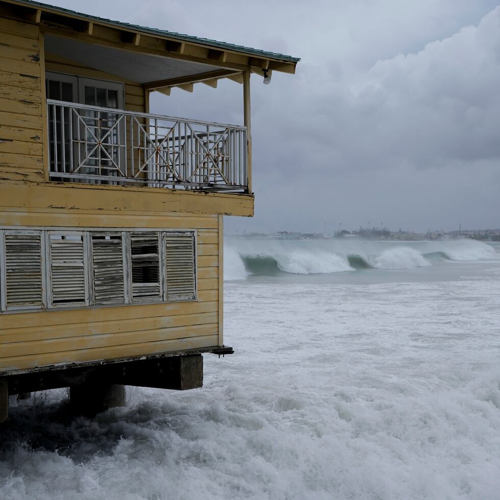 El huracán Beryl dejaría de tres a seis pulgadas de lluvia generalizada, con un máximo de 10 pulgadas de lluvia en algunos lugares de las Islas de Barlovento.