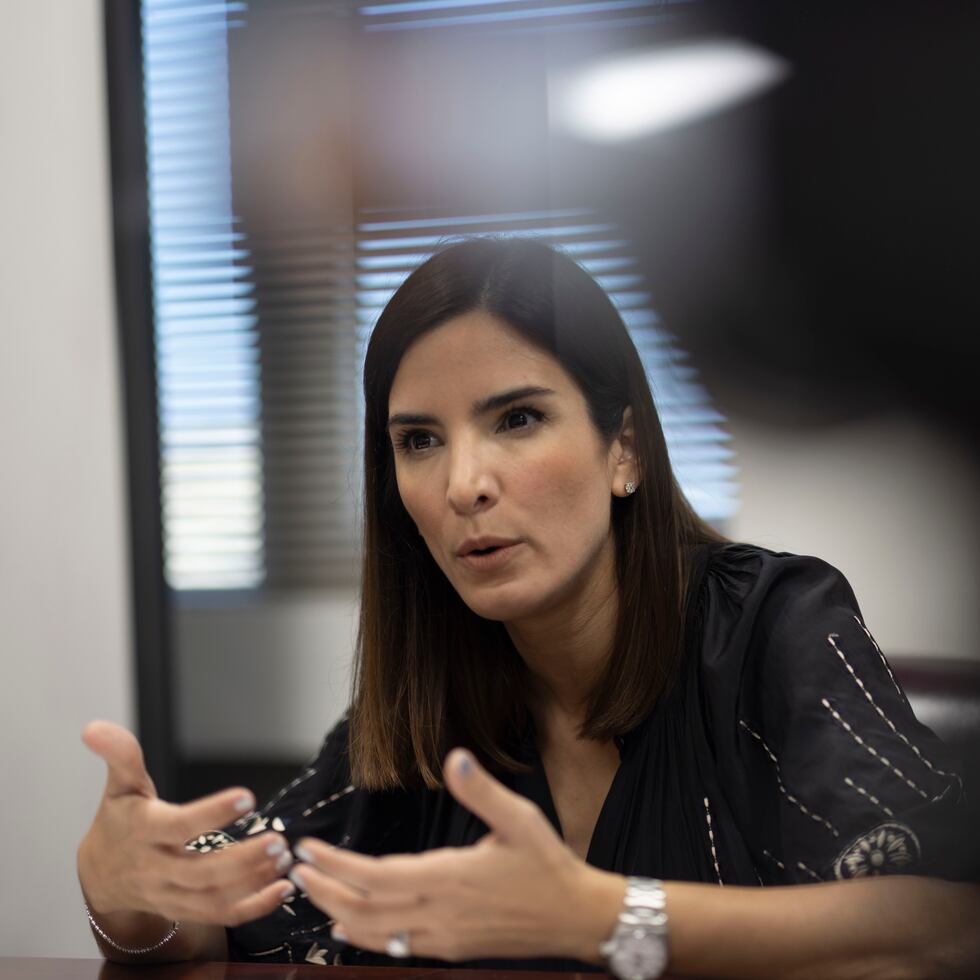 La comisionada de Instituciones Financieras, Natalia Zequeira Díaz, informó que la transacción UIBank debe concretarse en o antes del próximo 31 de julio.
