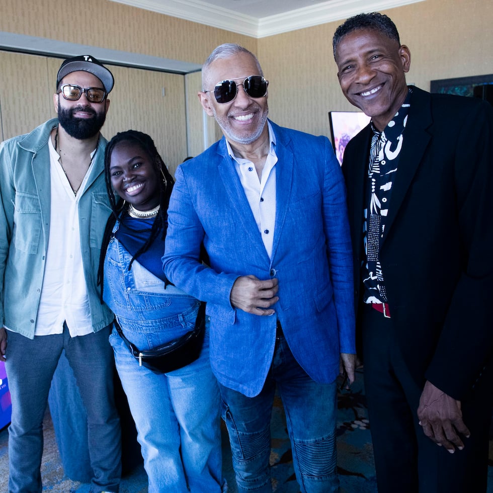 De izquierda a derecha, David Rivera, Daymé Arocena, Néstor Torres y William Cepeda, quienes participarán del Puerto Rico JazzFest del 17 al 19 de mayo de 2024 en el Anfiteatro Tito Puente.