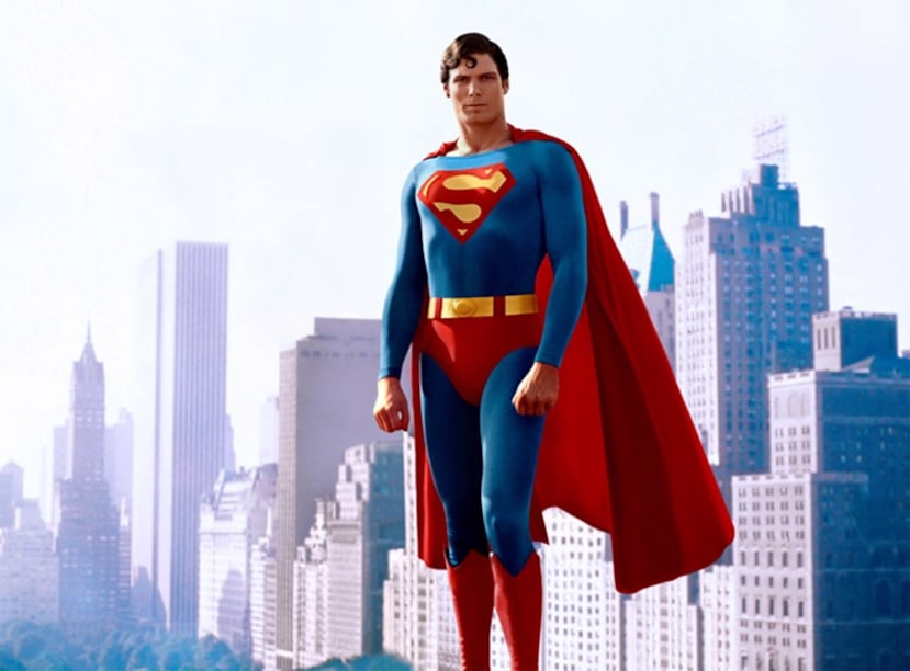 Christopher Reeve como 'Superman' en la serie de Superman. 