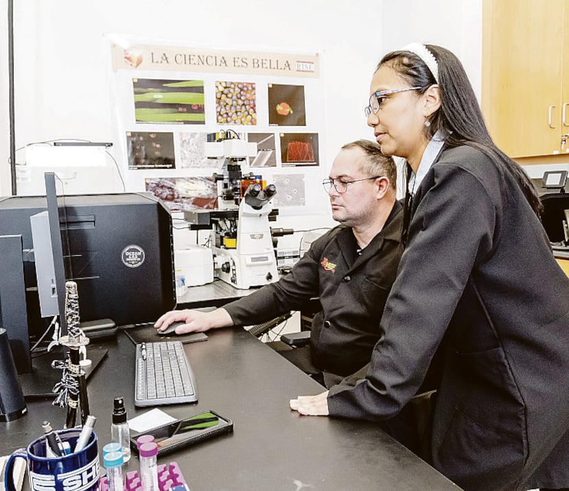 La Facilidad de Neuroimágenes y Electrofisiología brinda un servicio especializado en microscopía de fluorescencia, además de  capacitación, entrenamiento, talleres y seminarios en áreas relacionadas.