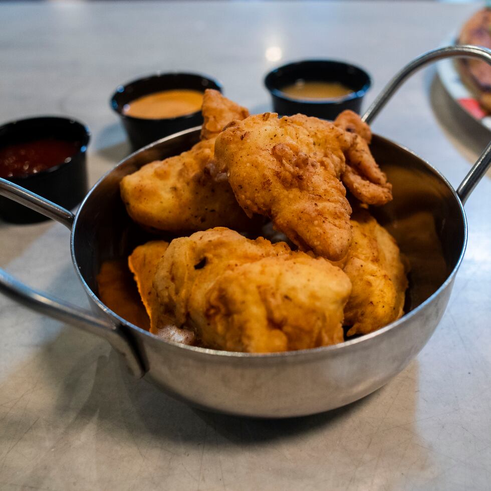 La receta original de chef Ariel Rodríguez para su “southern style fried chicken” contiene 14 especias y con esta logra un picantito irresistible.